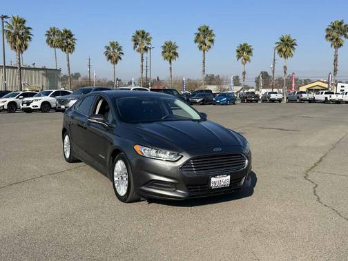 2016 Ford Fusion Hybrid SE