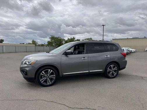 2020 Nissan Pathfinder Platinum 2WD