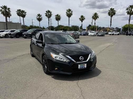 Super Black 2017 Nissan Altima 2.5 SV