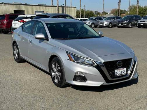 Photo 2 of 42 of 2020 Nissan Altima 2.5 S