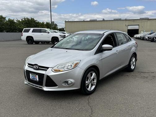 Ingot Silver Metallic 2012 Ford Focus SE