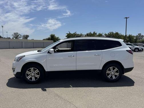 Summit White 2016 Chevrolet Traverse 1LT