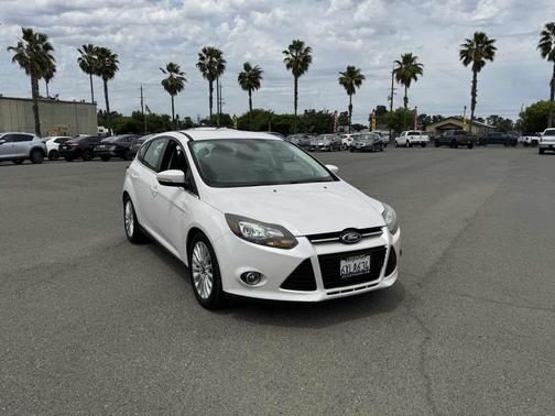 White Platinum Metallic Tri-Coat 2012 Ford Focus Titanium