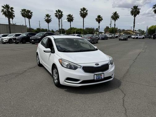 Clear White 2016 Kia Forte LX