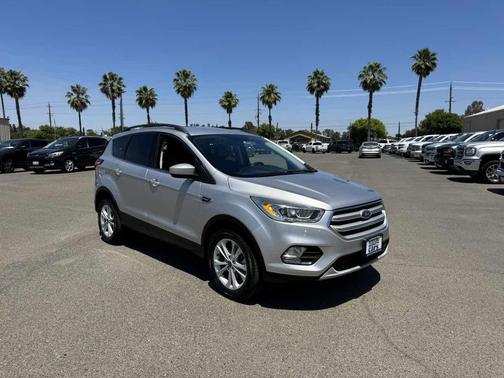 Ingot Silver Metallic 2019 Ford Escape SEL