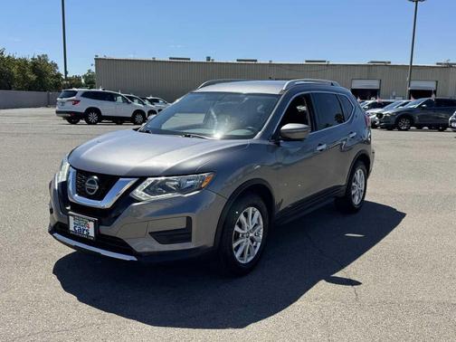 Gun Metallic 2018 Nissan Rogue SV