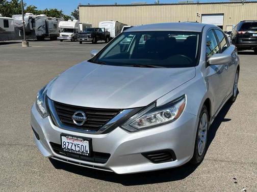 Photo 5 of 44 of 2016 Nissan Altima 2.5 S