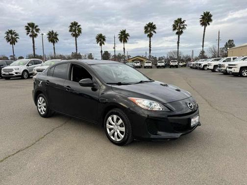 2013 Mazda Mazda3 i Sport