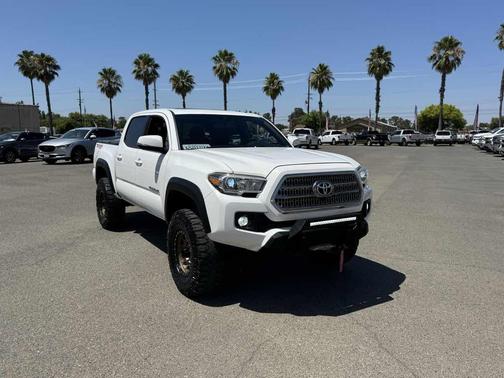 Super White 2016 Toyota Tacoma TRD Off Road