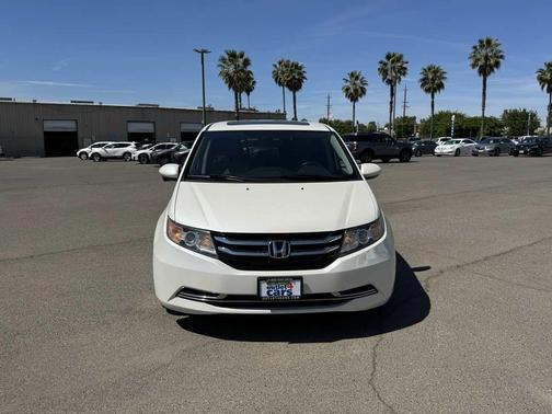 White Diamond Pearl 2016 Honda Odyssey EX-L