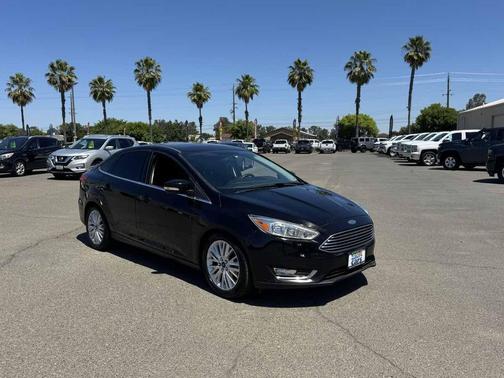 Shadow Black 2018 Ford Focus Titanium