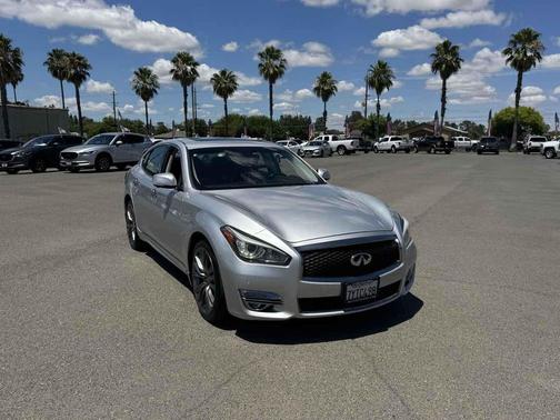 Liquid Platinum 2017 INFINITI Q70 3.7