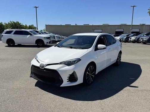 Super White 2019 Toyota Corolla SE