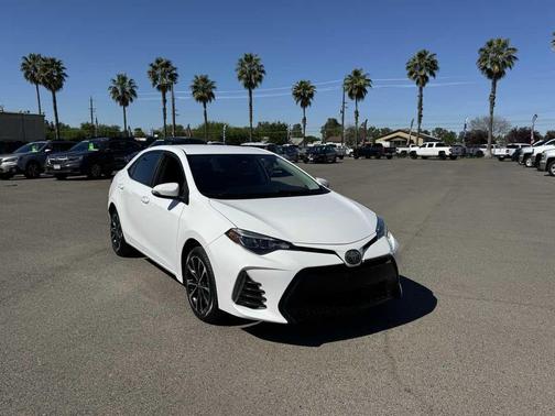 Super White 2019 Toyota Corolla SE