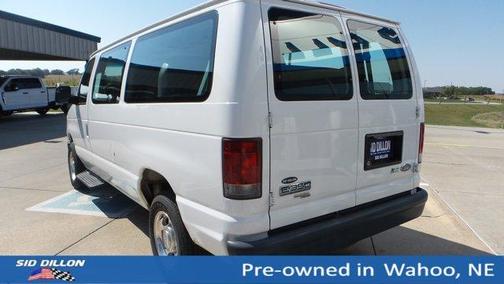 2011 Ford E350 Super Duty XL