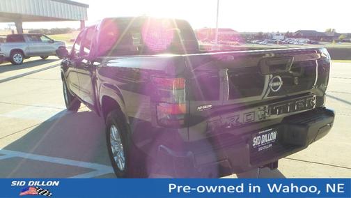 2022 Nissan Frontier SV