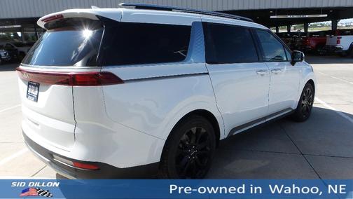 2023 Kia Carnival SX