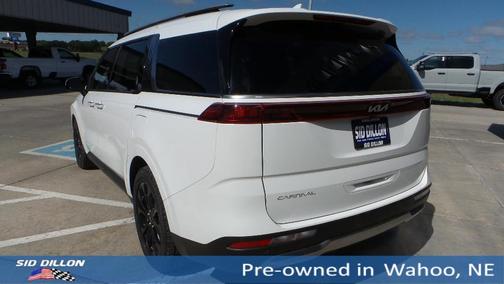 2023 Kia Carnival SX