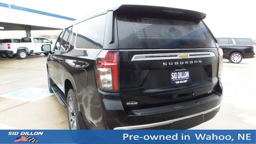 2023 Chevrolet Suburban LT