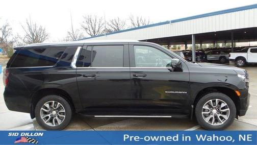 2023 Chevrolet Suburban LT