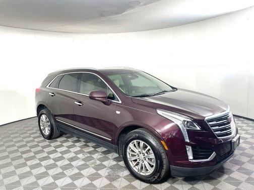 Photo 1 of 37 of 2018 Cadillac XT5 Luxury