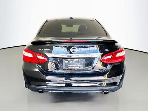 Black 2017 Nissan Altima 2.5 SL