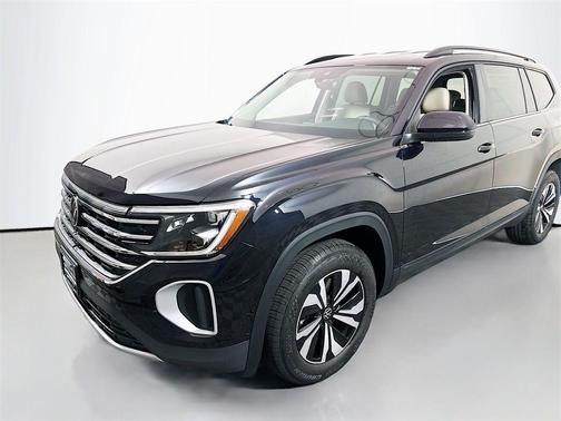 Deep Black Pearl Effect 2026 Volkswagen Atlas 2.0T SE