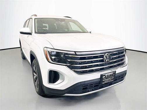 Opal White Pearl 2026 Volkswagen Atlas 2.0T SE