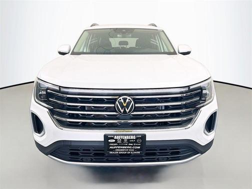 Opal White Pearl 2026 Volkswagen Atlas 2.0T SE