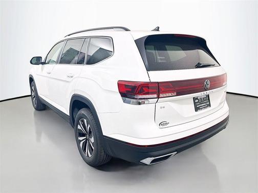 Opal White Pearl 2026 Volkswagen Atlas 2.0T SE