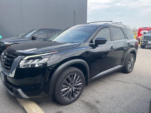 Black 2023 Nissan Pathfinder SL