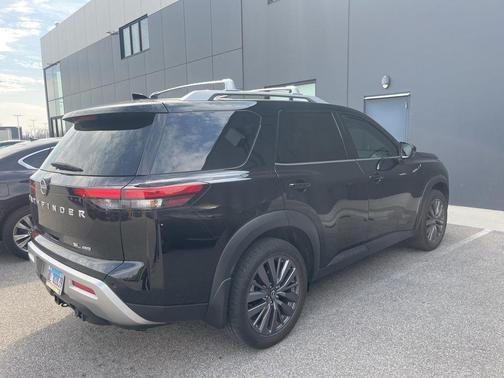 Black 2023 Nissan Pathfinder SL