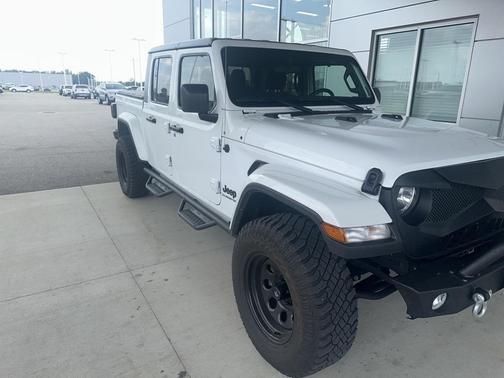2022 Jeep Gladiator Sport
