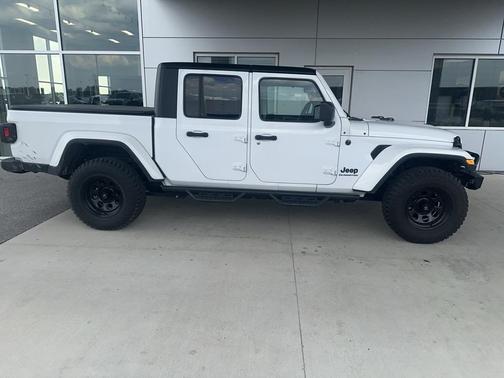 2022 Jeep Gladiator Sport