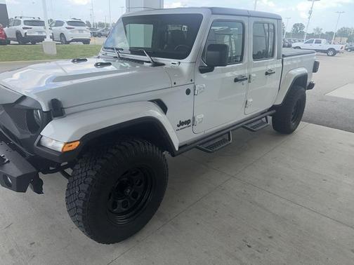 2022 Jeep Gladiator Sport