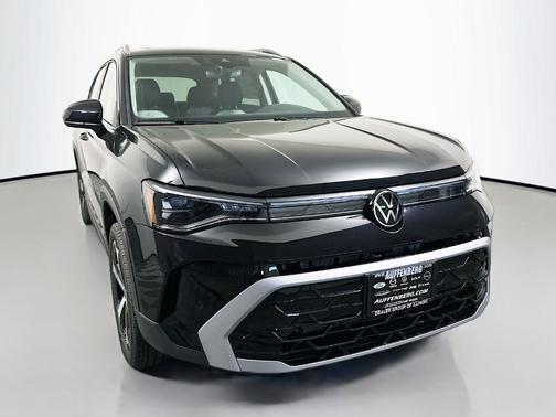 Deep Black Pearl Effect 2026 Volkswagen Taos 1.5T SEL