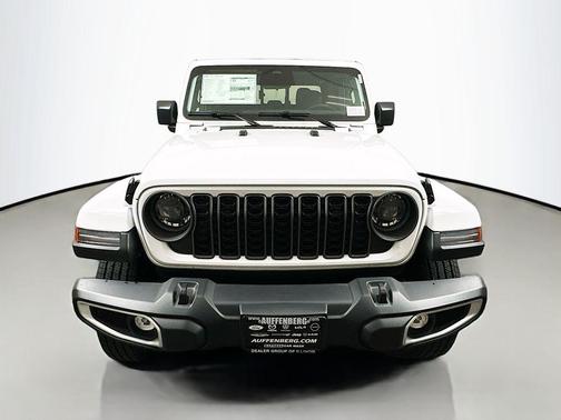 Bright White Clearcoat 2026 Jeep Gladiator Sport
