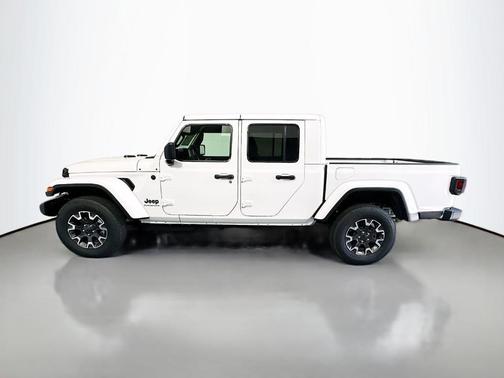 Bright White Clearcoat 2026 Jeep Gladiator Sport