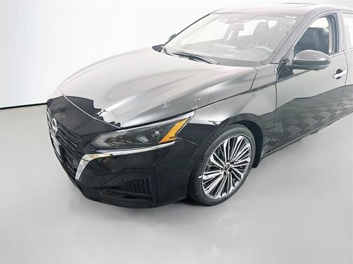 2025 Nissan Altima SL