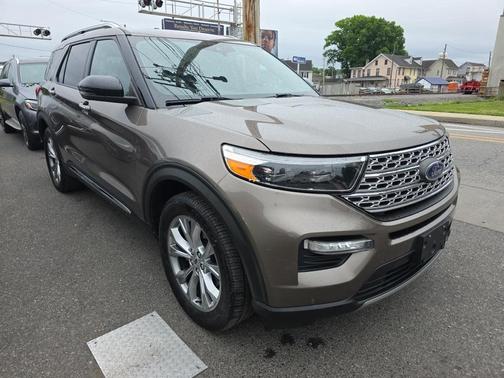 Stone Gray Metallic 2021 Ford Explorer Limited