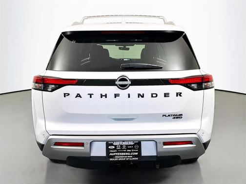 2025 Nissan Pathfinder Platinum