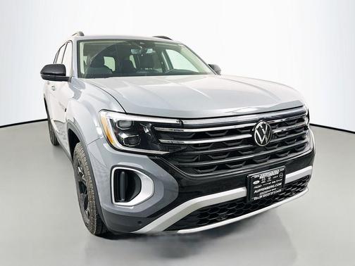 Pure Gray 2026 Volkswagen Atlas 2.0T Peak Edition