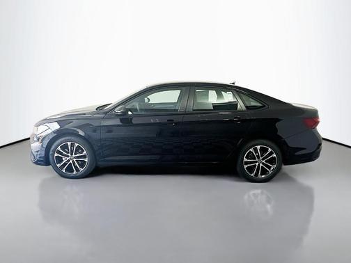 Deep Black Pearl Effect 2026 Volkswagen Jetta 1.5T Sport