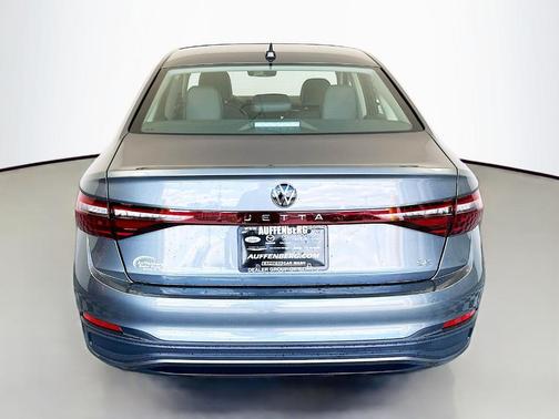 Platinum Gray Metallic 2026 Volkswagen Jetta 1.5T SE