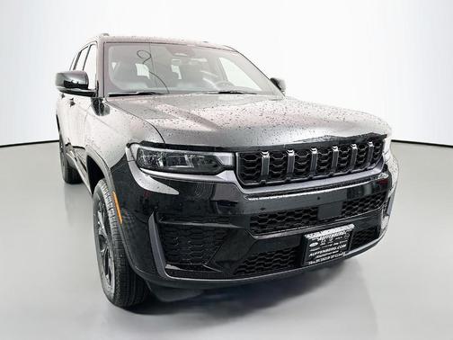 Diamond Black 2026 Jeep Grand Cherokee L Laredo