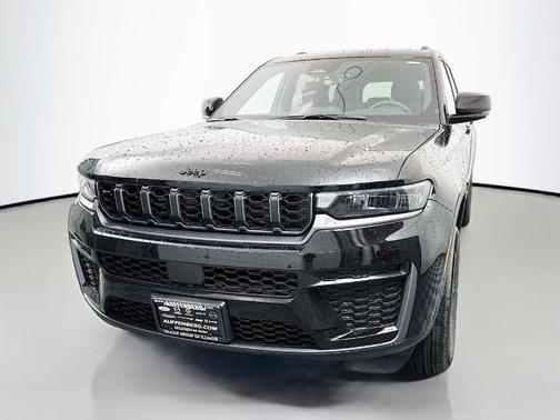 Diamond Black 2026 Jeep Grand Cherokee L Laredo
