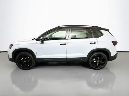 Monument Gray W/Deep Black Roof 2026 Volkswagen Taos 1.5T SE Black
