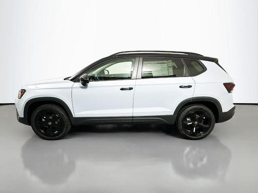 Monument Gray W/Deep Black Roof 2026 Volkswagen Taos 1.5T SE Black