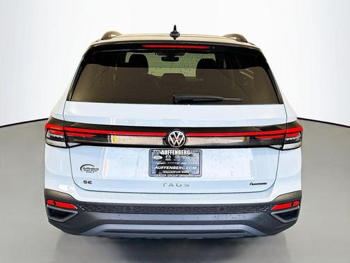 Monument Gray W/Deep Black Roof 2026 Volkswagen Taos 1.5T SE Black