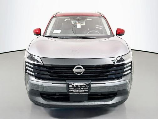 2t Gun Red Roof 2026 Nissan Kicks SV